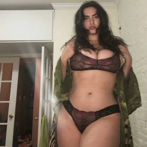 Ronde 23 ans bouillante Aurore - rencontre-Ronde-Saint-Nazaire